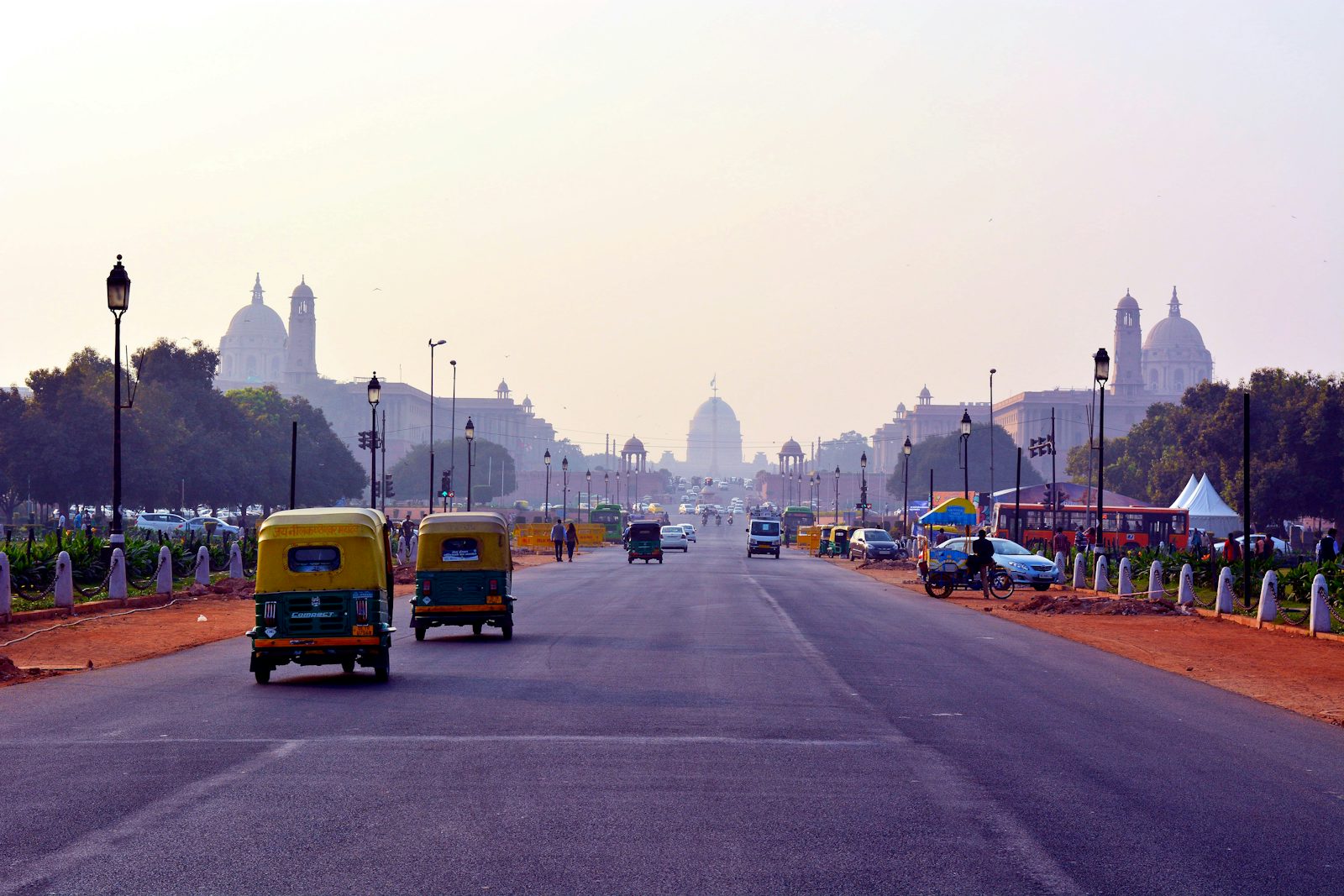 Auto rickshaws on the road towards Rashtrapati Bhavan, New Delhi